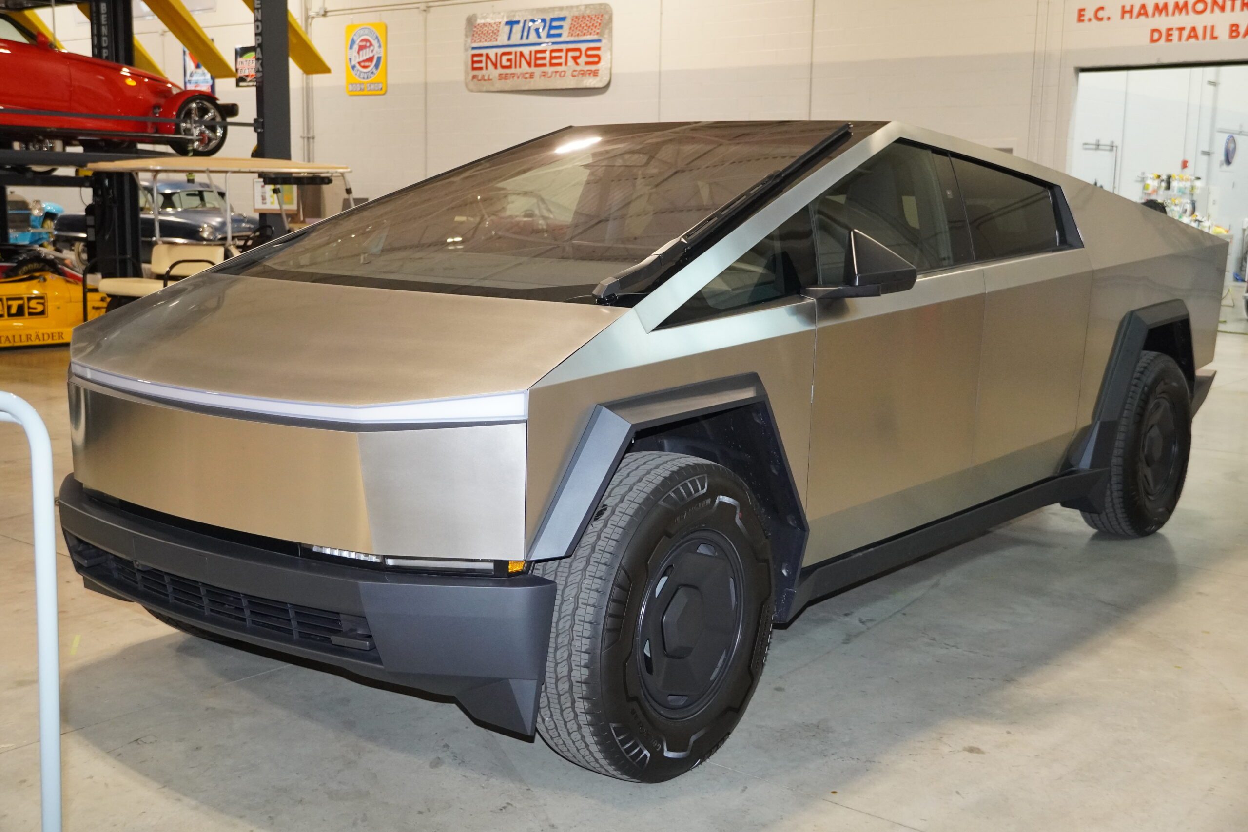 2025 Tesla Cybertruck